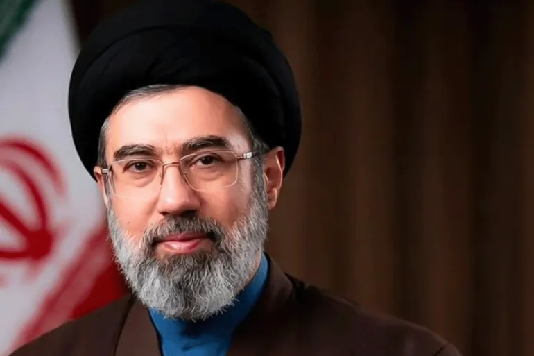 مجتبى خامنئي خامنئي يتعافى.. شهد شاهد من اهله