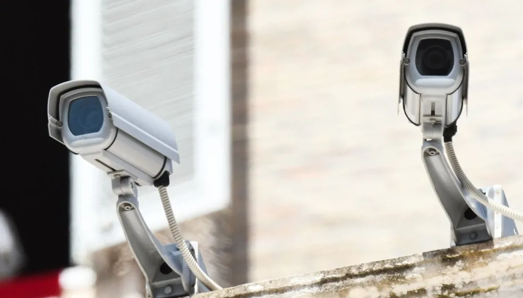 حزب الله يُزيل كاميرات المراقبة في المناطق... ما السبب؟