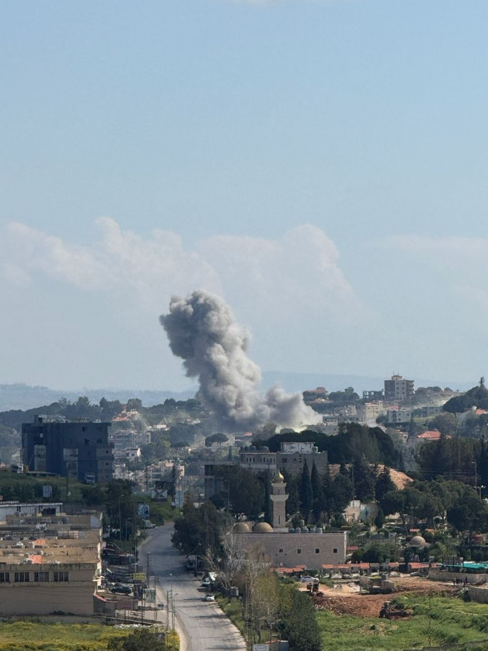 غارات إسرائيلية تستهدف بلدان جنوب لبنان وتخلف شهداء ومصابين